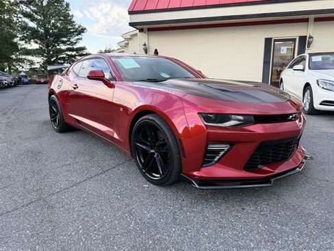 Used 2018 Chevrolet Camaro SS RWD image 3