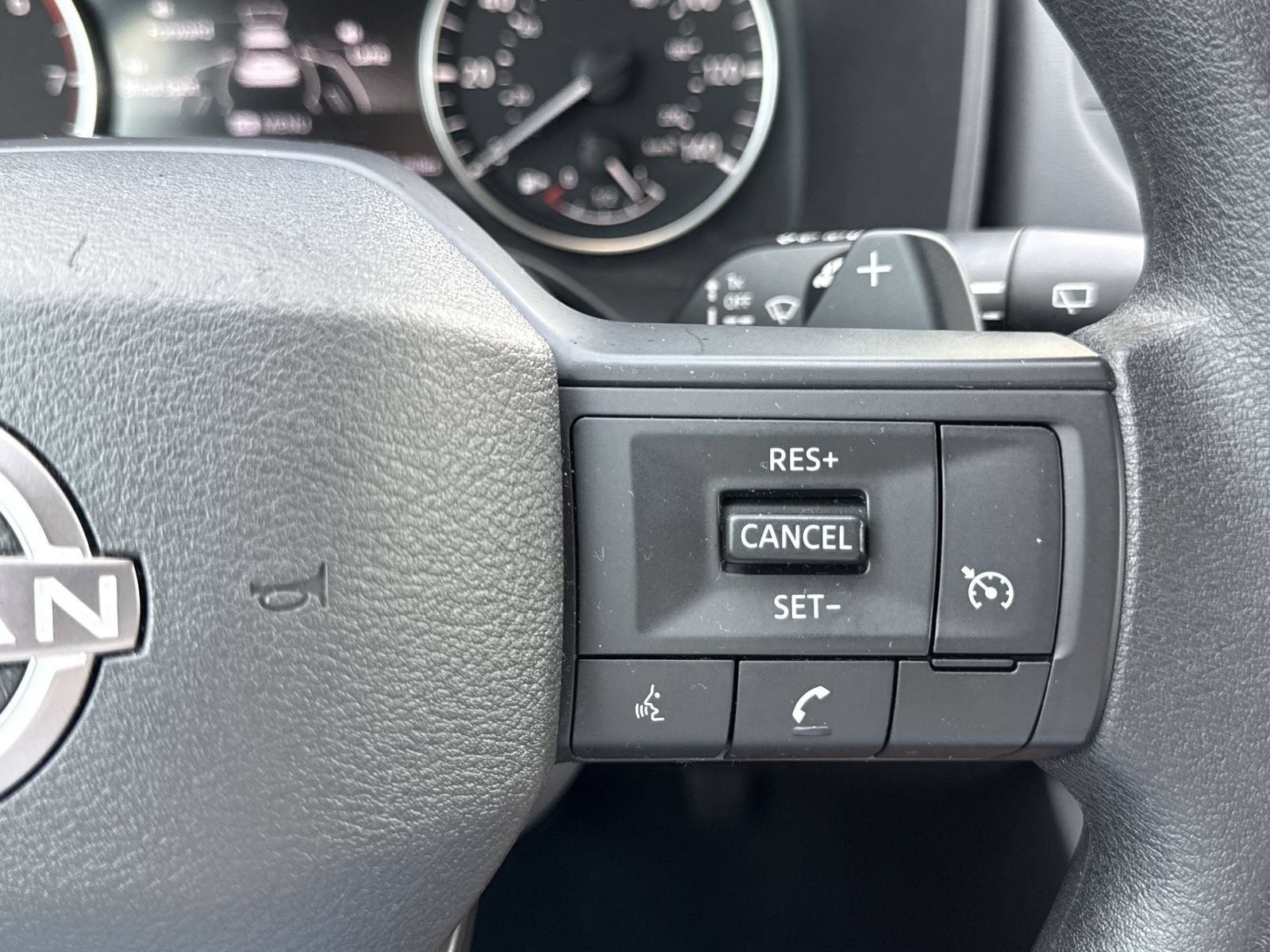 Used 2025 Nissan Rogue S FWD image 20