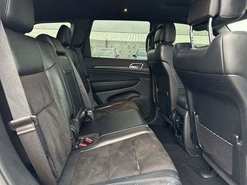 Used 2020 Jeep Grand Cherokee Altitude AWD/4WD image 12