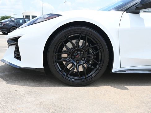 Used 2026 Chevrolet Corvette Z06 w/ Stealth Interior Trim Package RWD image 28