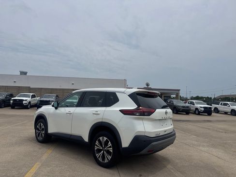 Certified 2023 Nissan Rogue SV FWD image 15