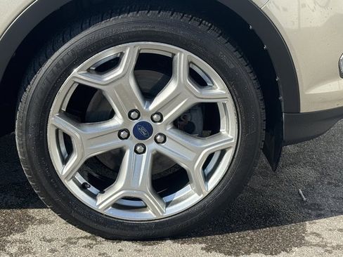 Used 2017 Ford Escape Titanium image 7