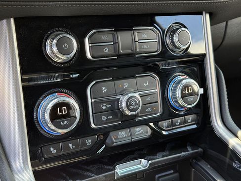 Used 2024 GMC Yukon Denali AWD/4WD image 37