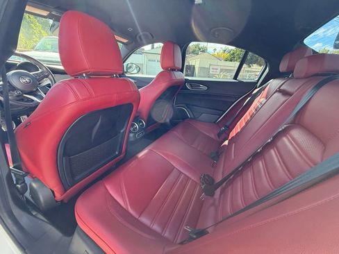 Used 2022 Alfa Romeo Giulia Sprint image 8