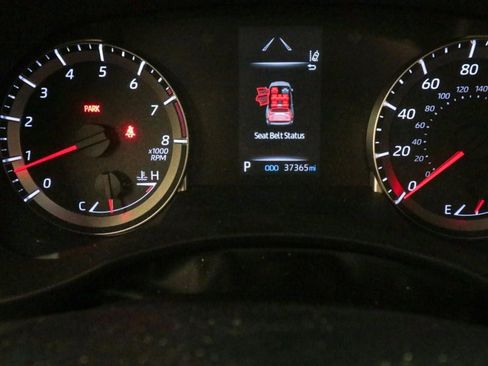 Used 2022 Toyota Highlander LE FWD image 8