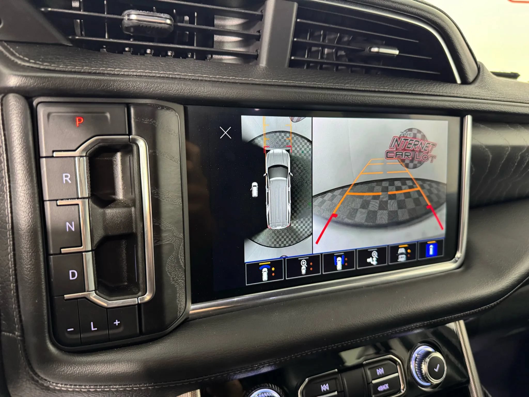 Used 2022 GMC Yukon Denali w/ Advanced Technology Package AWD/4WD image 25