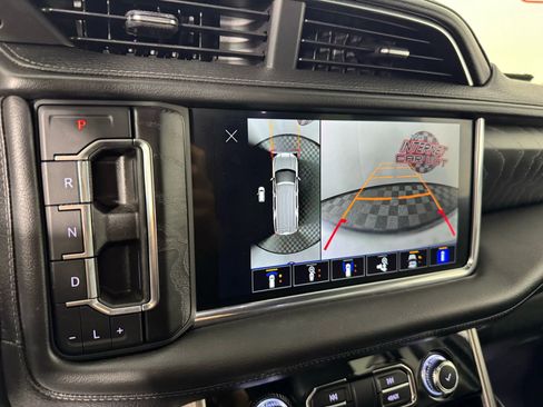 Used 2022 GMC Yukon Denali w/ Advanced Technology Package image 25