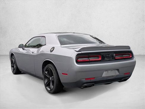 Used 2018 Dodge Challenger R/T RWD image 8