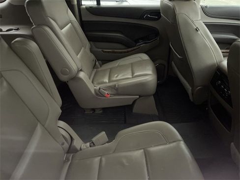 Used 2019 Chevrolet Suburban Premier image 11