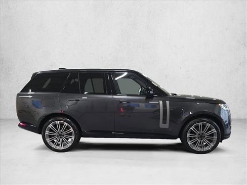 New 2026 Land Rover Range Rover SE image 4