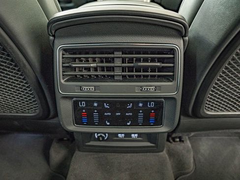 Used 2019 Audi Q8 Prestige AWD/4WD image 35
