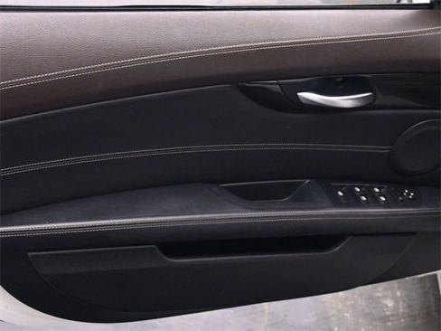 Used 2012 BMW Z4 sDrive28i image 9