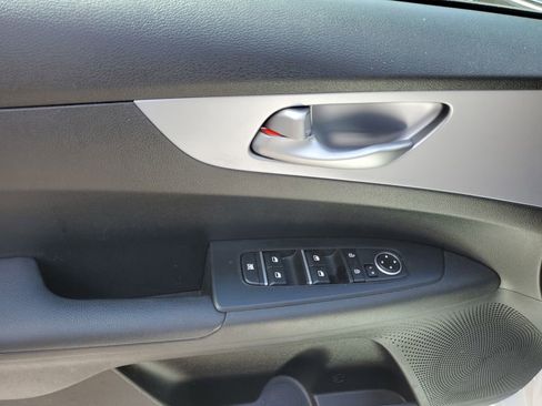 Used 2022 Kia Forte LXS w/ LXS Technology Package FWD image 20