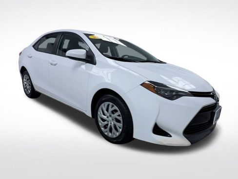 Used 2017 Toyota Corolla LE w/ Carpet Mat Package (TMS) FWD image 2