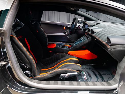 Used 2021 Lamborghini Huracan STO RWD image 70