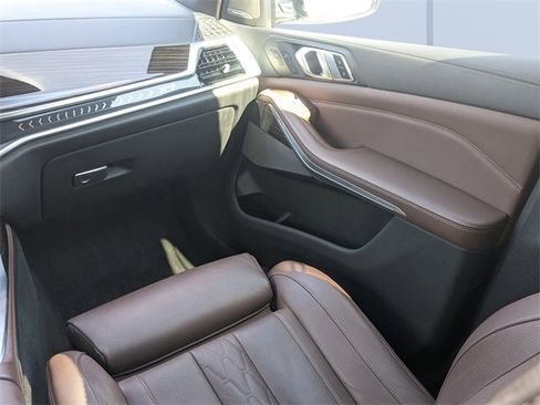 Used 2023 BMW X7 xDrive40i w/ Executive Package image 22