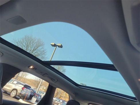 Used 2021 Volvo XC60 T5 Momentum w/ Advanced Package image 14