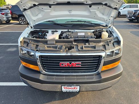 New 2026 GMC Savana 3500 LT w/ LT Preferred Equipment Group RWD image 22