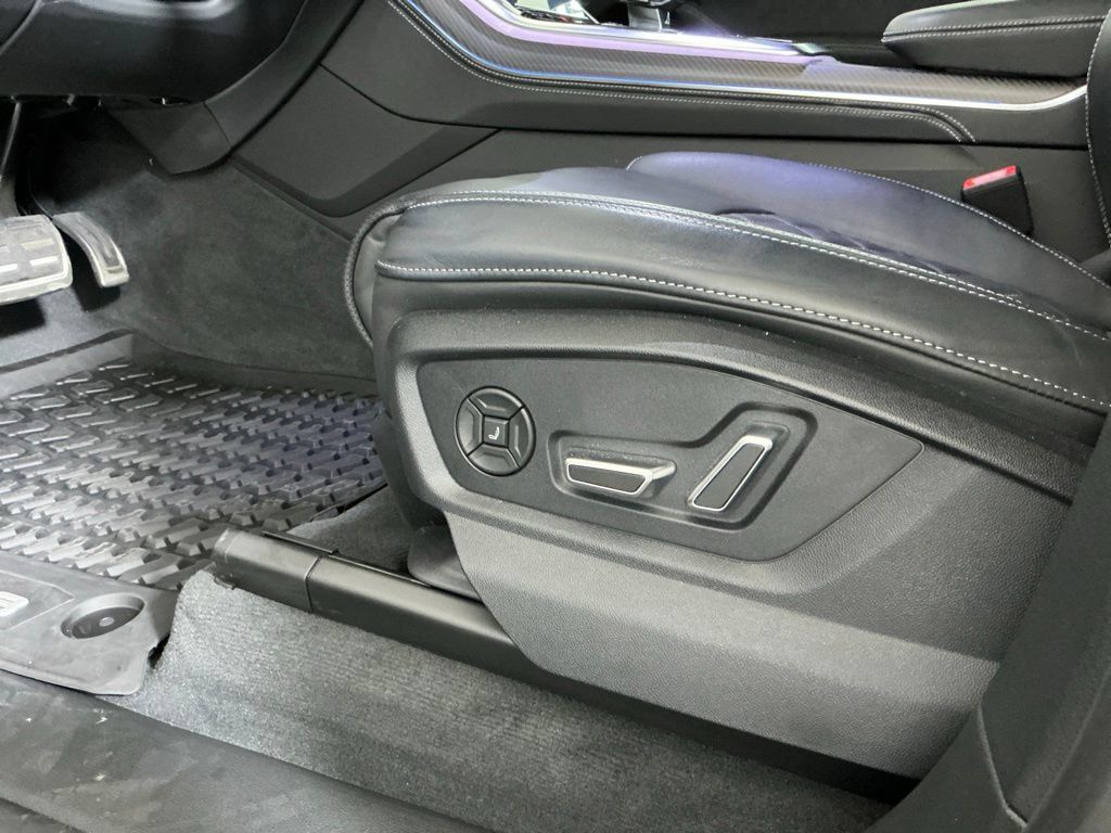 Used 2024 Audi SQ8 Prestige w/ Prestige Package AWD/4WD image 19