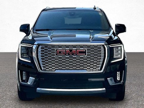 Used 2022 GMC Yukon XL Denali AWD/4WD image 3
