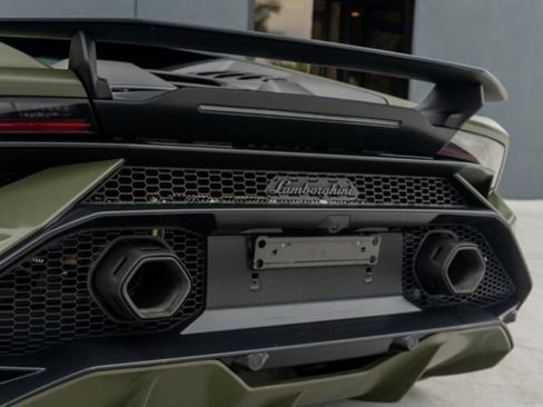Used 2023 Lamborghini Huracan Tecnica image 32