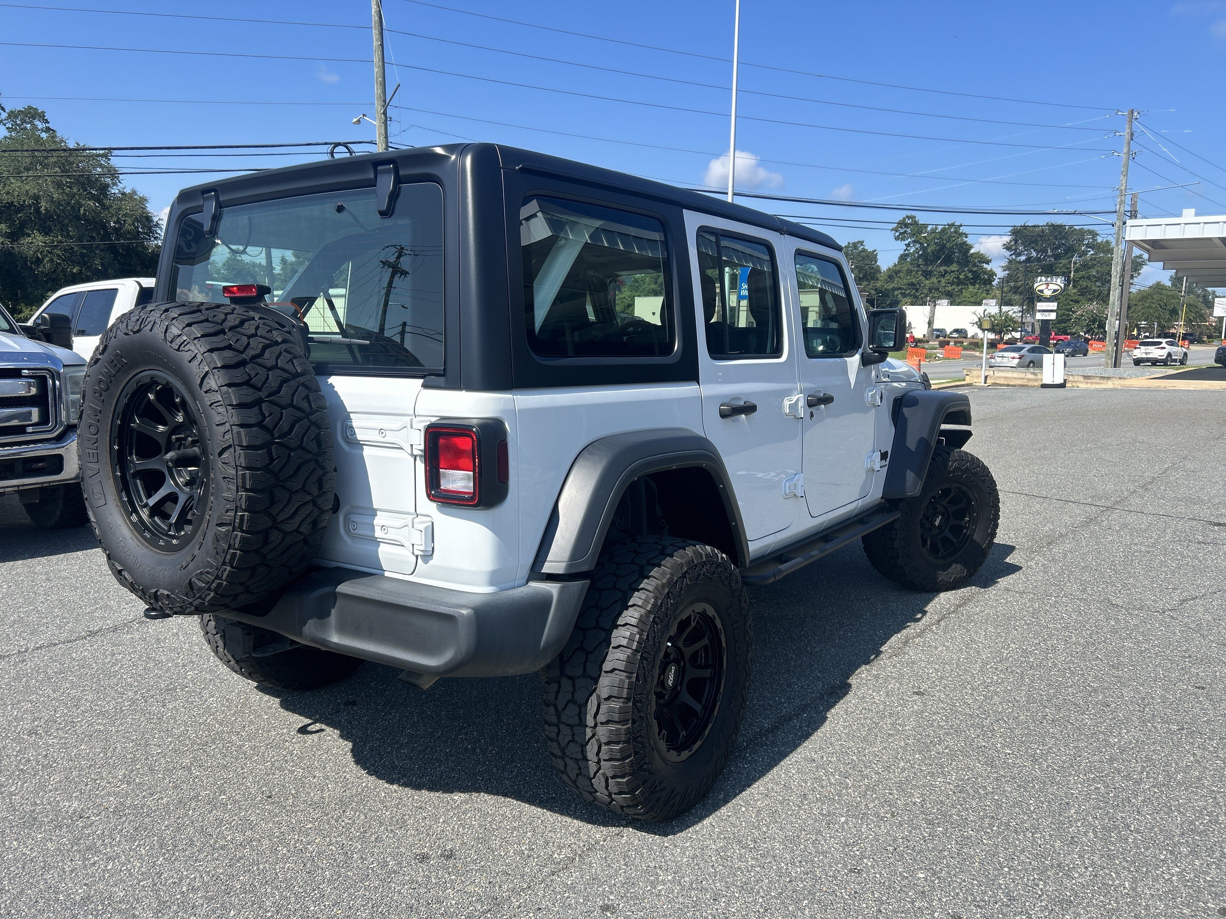 Used 2024 Jeep Wrangler Unlimited Sport AWD/4WD image 7
