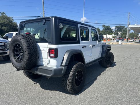 Used 2024 Jeep Wrangler Unlimited Sport AWD/4WD image 7
