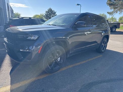 Used 2025 Jeep Grand Cherokee Limited w/ Black Appearance Package image 1