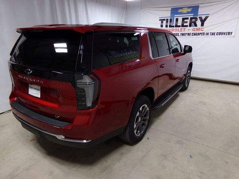 New 2025 Chevrolet Suburban LT w/ Comfort Package image 6