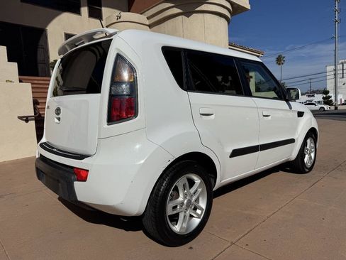 Used 2010 Kia Soul + w/ Audio Pkg FWD image 7