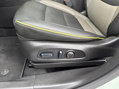 Used 2025 Chevrolet TrailBlazer ACTIV w/ Convenience Package FWD image 21