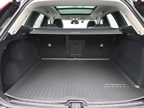 New 2025 Volvo XC60 B5 Plus w/ Protection Package Premier image 26