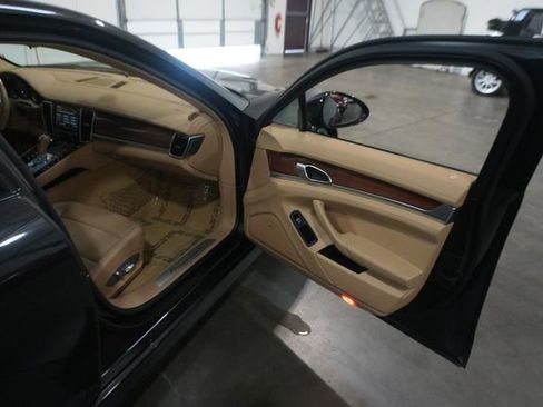 Used 2011 Porsche Panamera 4 image 22