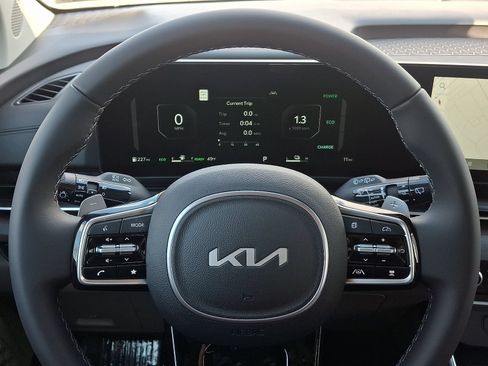 New 2026 Kia Carnival SX FWD image 19