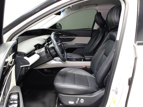 Used 2024 Lincoln Nautilus Premier AWD/4WD image 16