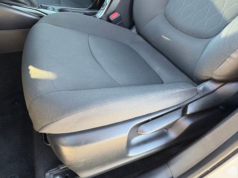 Used 2022 Toyota Corolla LE image 27