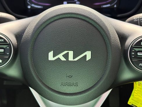 Used 2024 Kia Soul LX w/ Option Group 015 FWD image 21