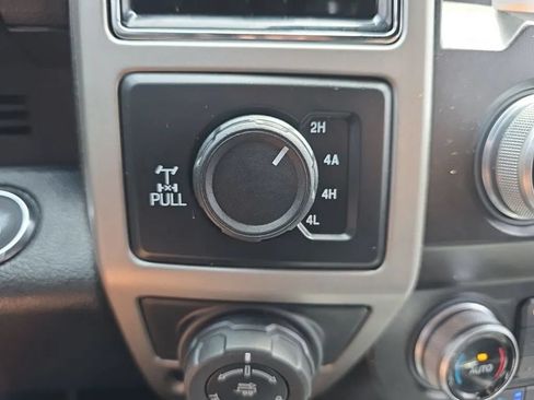 Used 2020 Ford F150 Lariat w/ Equipment Group 502A Luxury AWD/4WD image 32