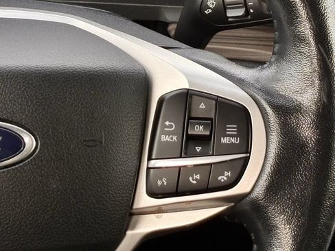Used 2021 Ford Explorer Limited w/ Equipment Group 301A AWD/4WD image 12