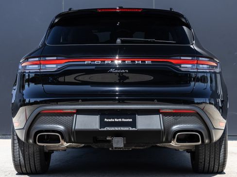 Certified 2026 Porsche Macan AWD/4WD image 10