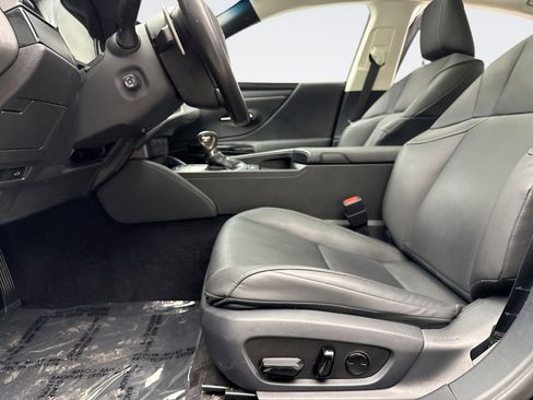 Used 2023 Lexus ES 350 w/ Premium Package image 11