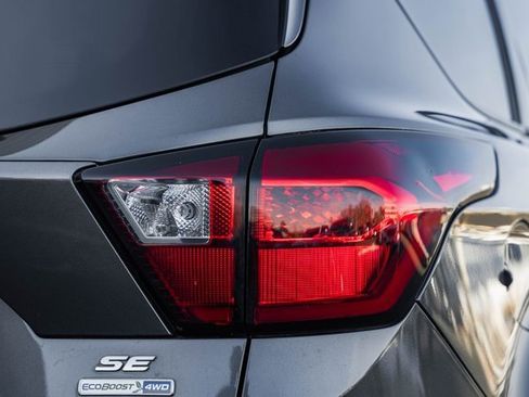 Used 2019 Ford Escape SE image 8