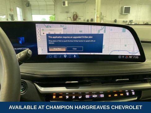 Used 2024 Cadillac XT4 Premium Luxury w/ Cold Weather Package AWD/4WD image 18