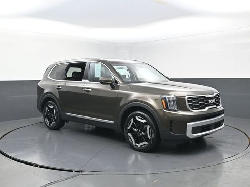 Used 2024 Kia Telluride S w/ S Sunroof Package AWD/4WD image 8