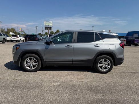 Used 2024 GMC Terrain SLE FWD image 4