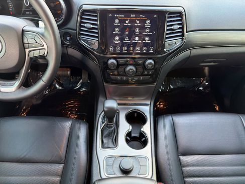 Used 2019 Jeep Grand Cherokee Limited X image 19