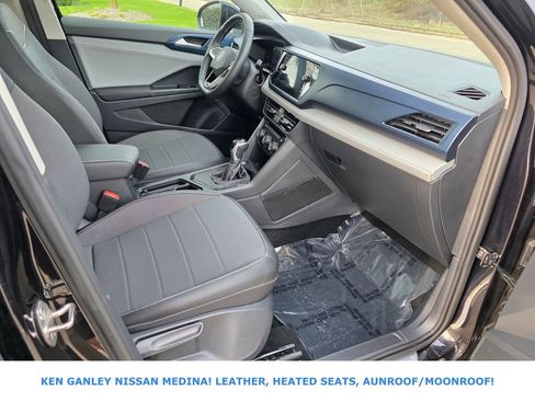 Used 2024 Volkswagen Taos SE image 55