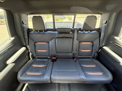 Used 2023 GMC Sierra 1500 AT4 w/ AT4 Premium Package AWD/4WD image 29