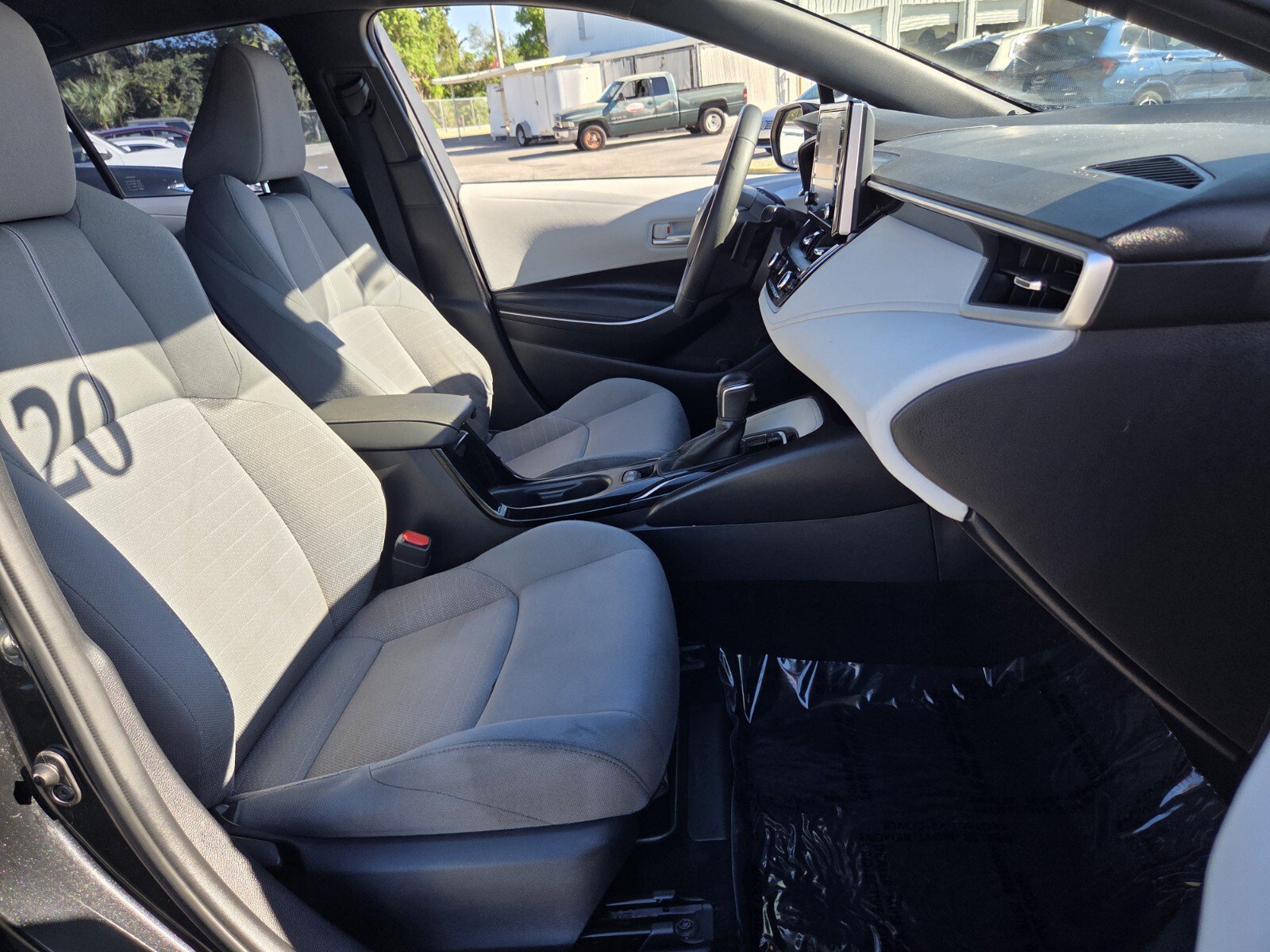 Used 2020 Toyota Corolla SE FWD image 17
