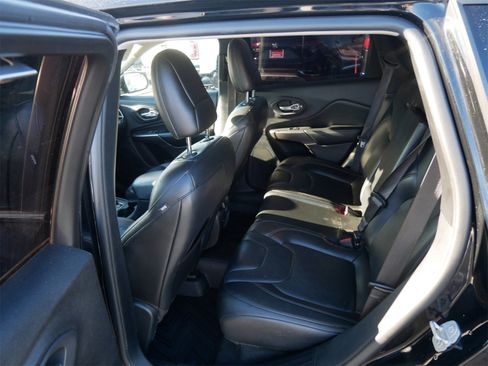 Used 2020 Jeep Cherokee Limited image 10